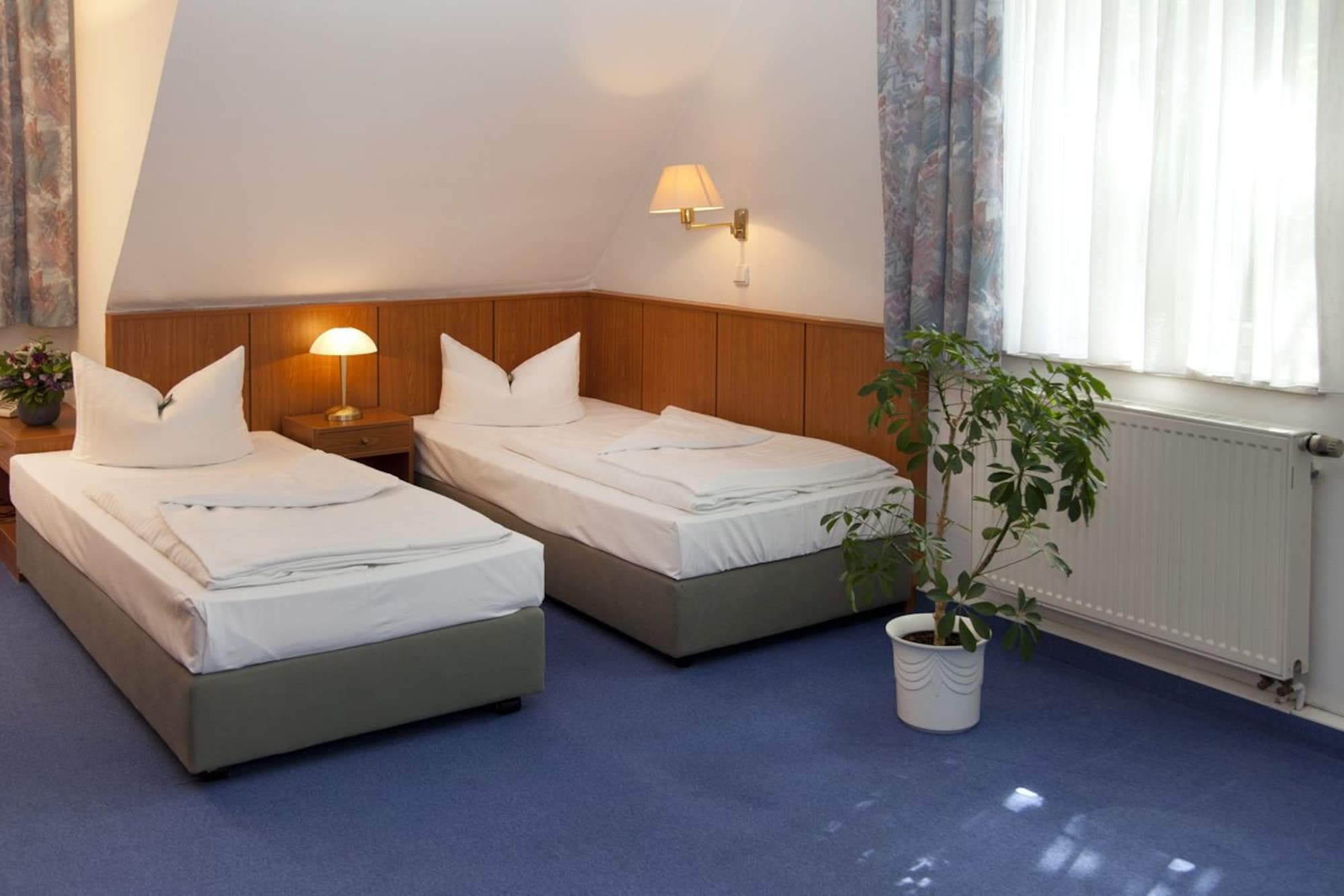 Hotel Und Restaurant Gartenstadt แอร์ฟวร์ท ภายนอก รูปภาพ